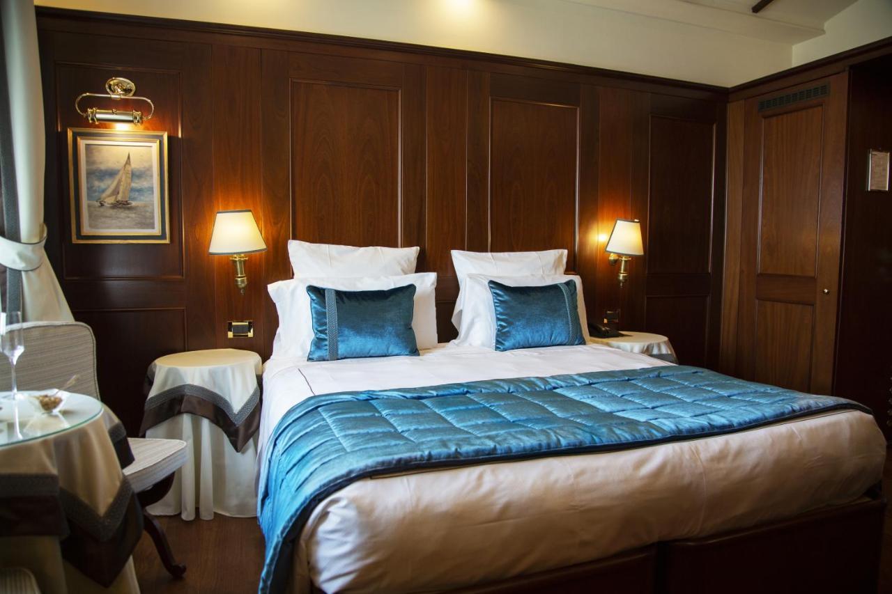 Deluxe Double Room Lagoon View