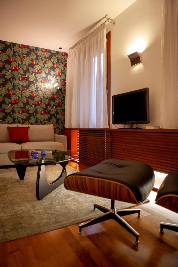 Classic One-Bedroom Apartment (2 Adults)
