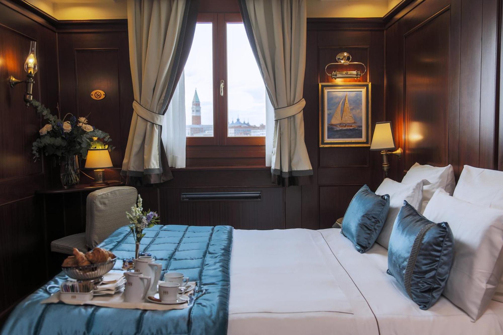 Superior Double Room Lagoon View