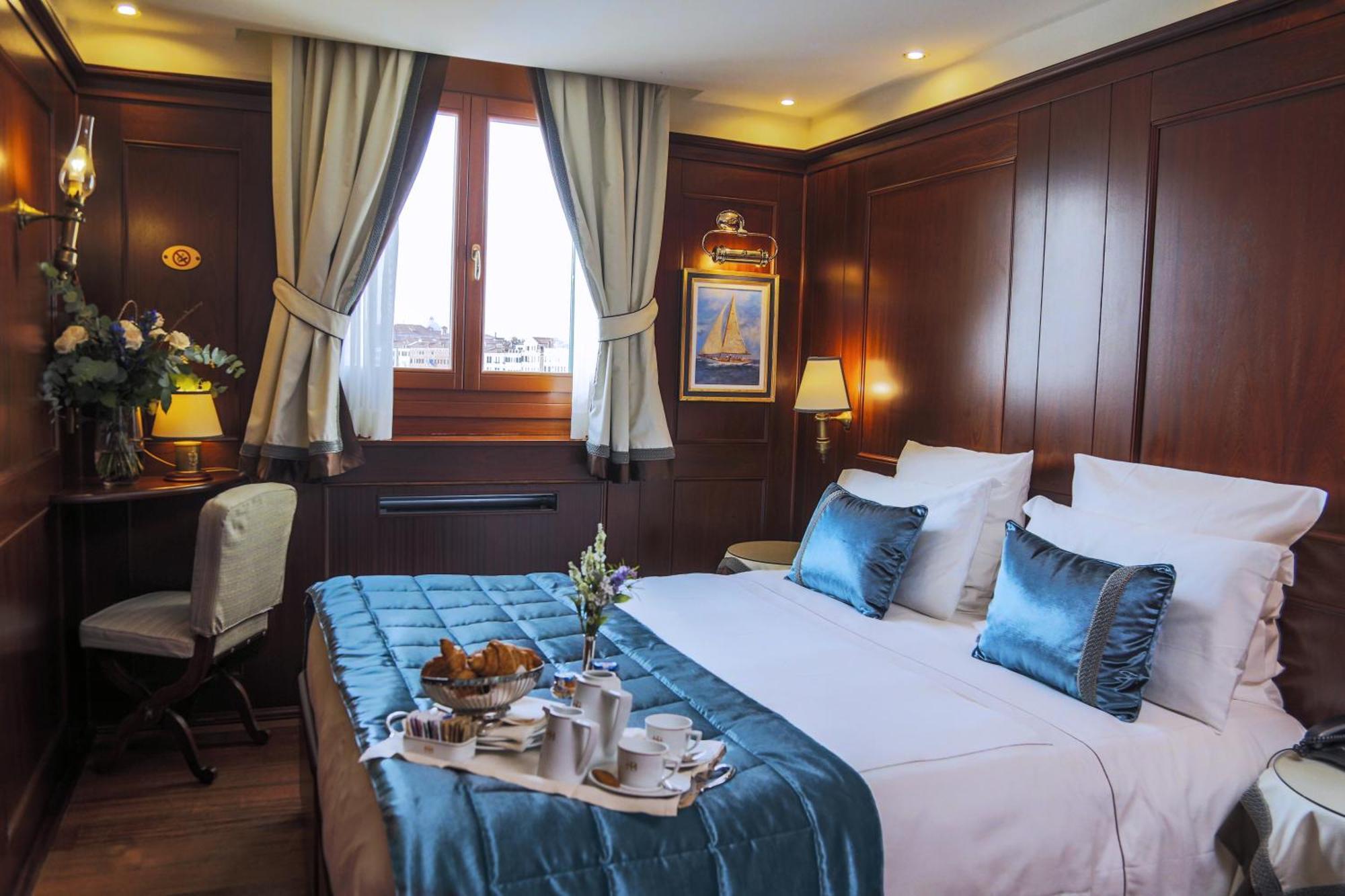 Superior Double Room Lagoon View