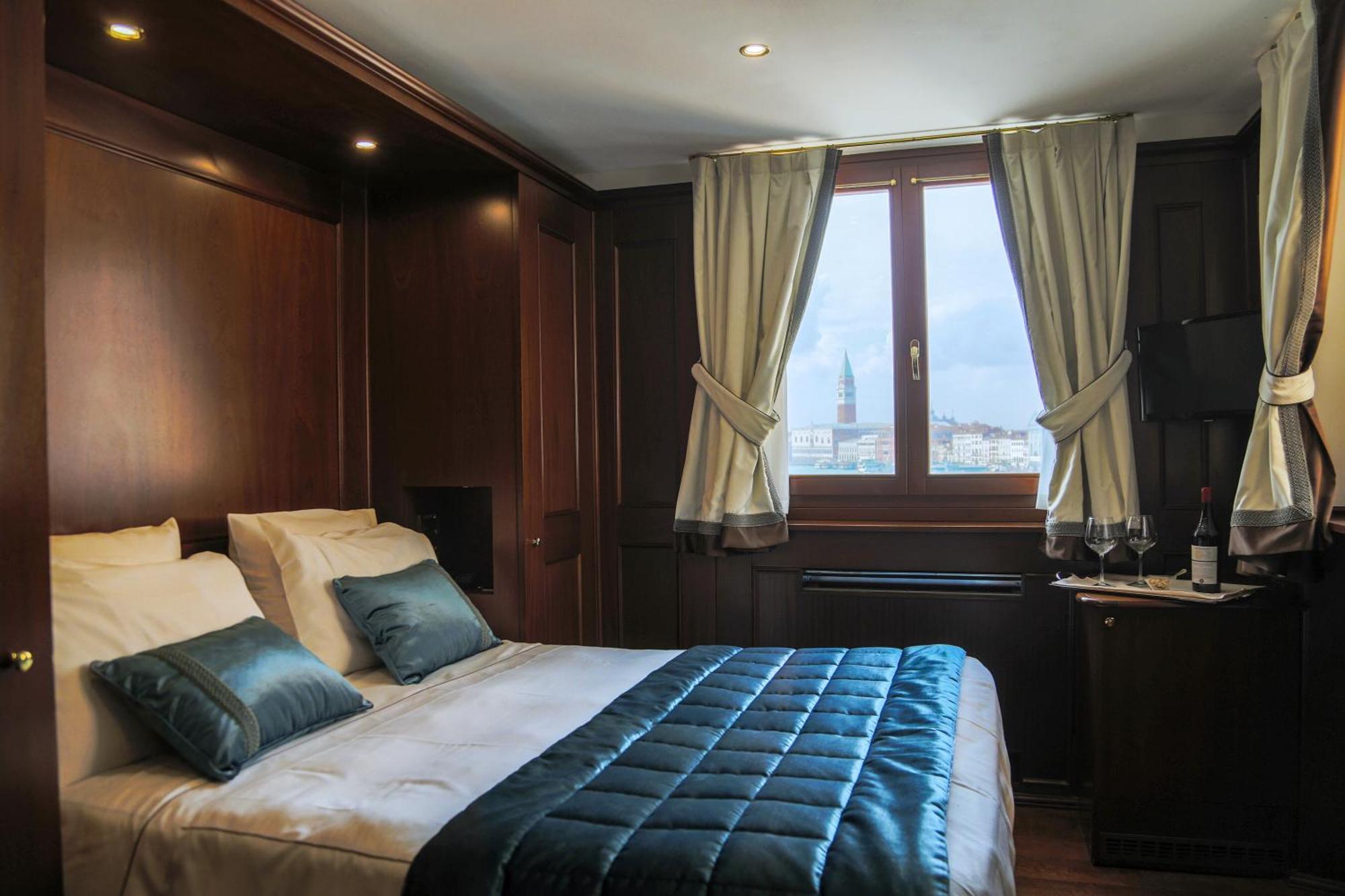 Classic Double Room Lagoon View