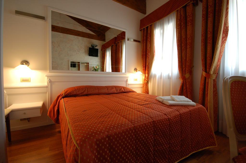 Double or Twin Room with Private Bathroom