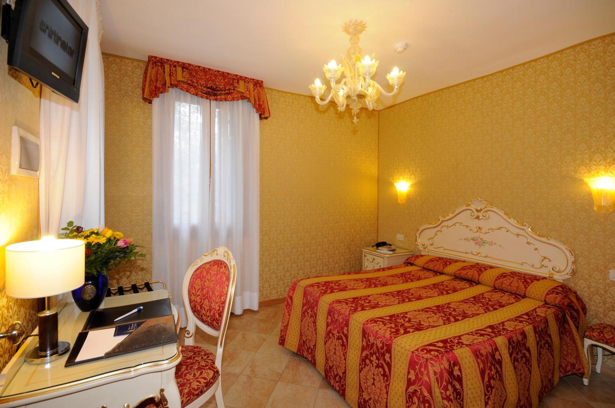 Deluxe Double or Twin Room with Balcony