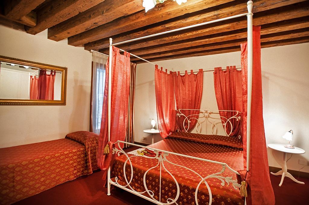 Junior Suite with Canal View