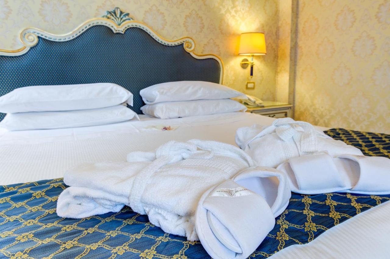 Deluxe Double Room Canal View