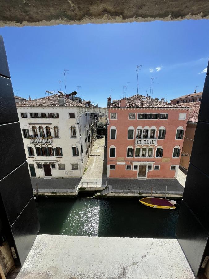 Standard Twin Room Canal View