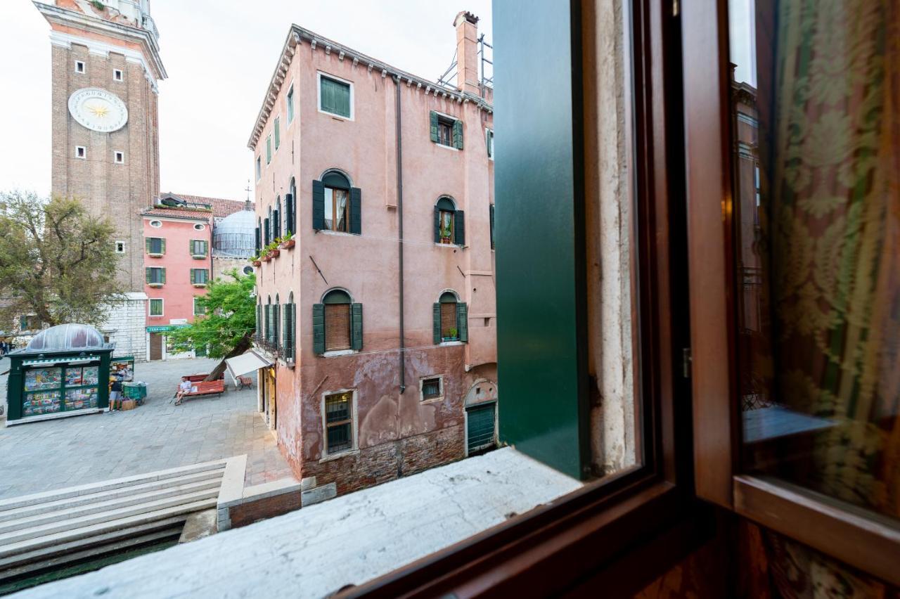 Deluxe Double or Twin Room Canal View