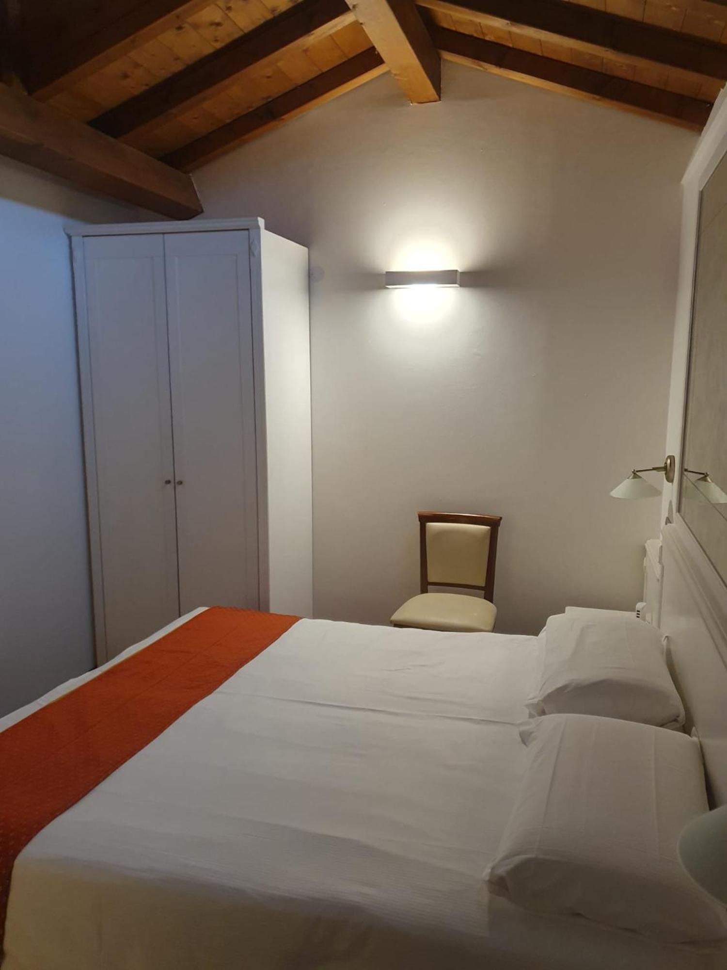 Double or Twin Room with Shower
