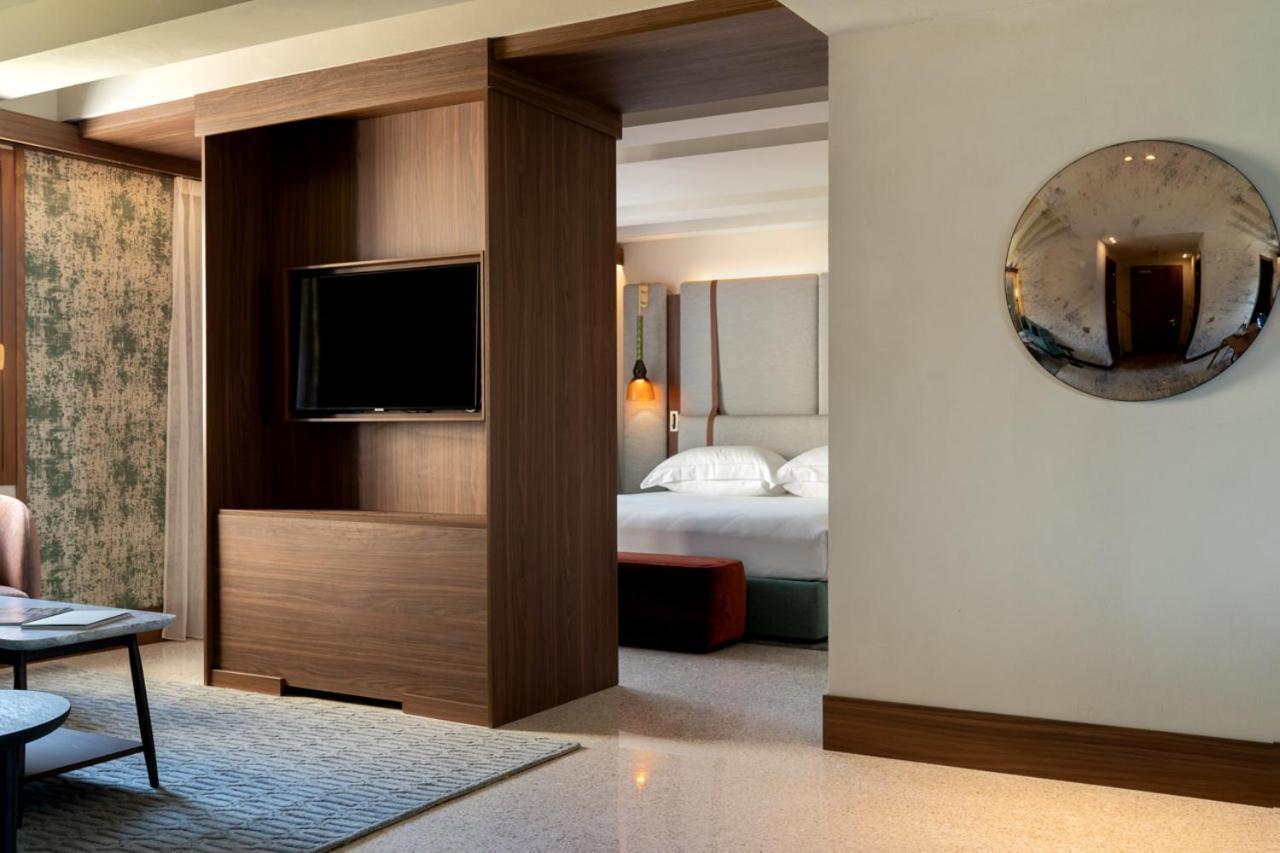 Suite with Lagoon View