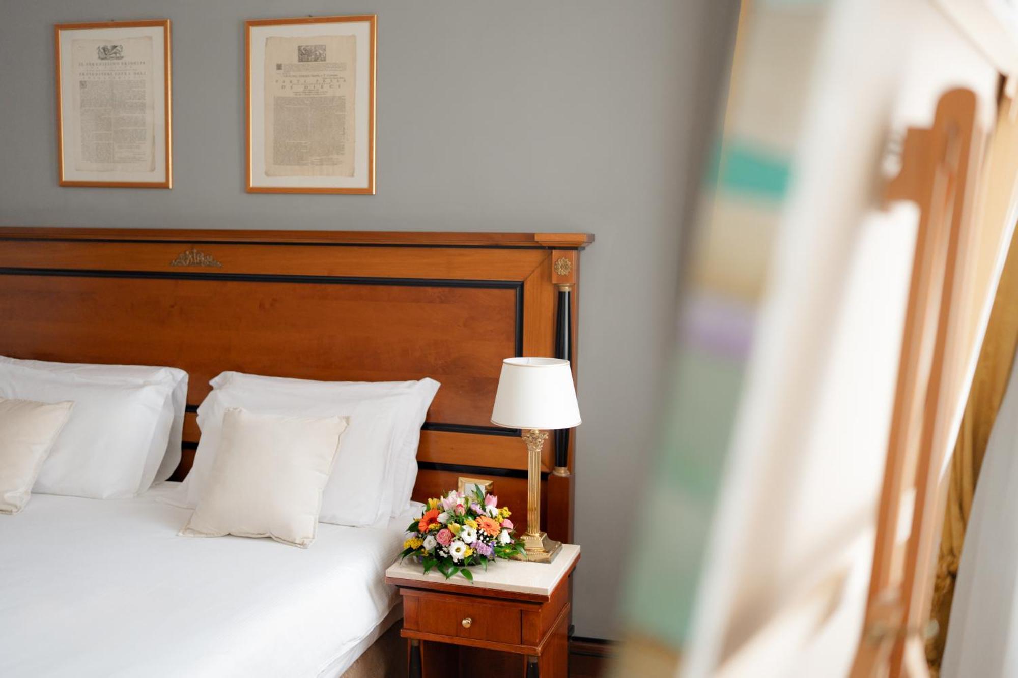 Deluxe Double Room Canal View