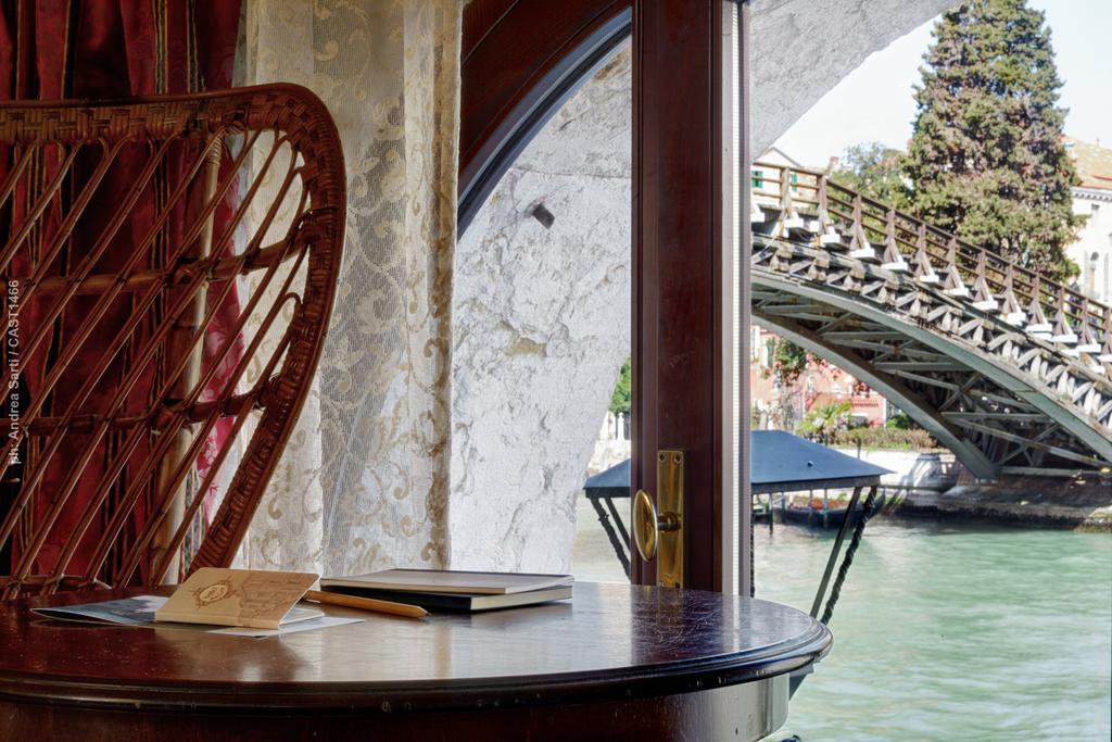 Large Double or Twin Room with Canal View