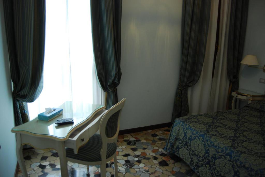 Double Room,25462797:JPEG