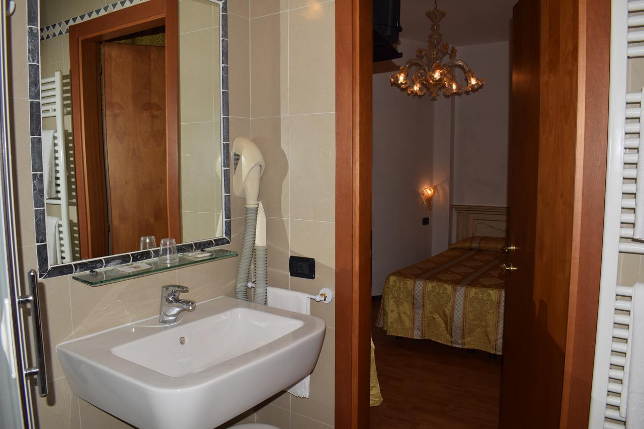 Triple Room,560316960:JPEG