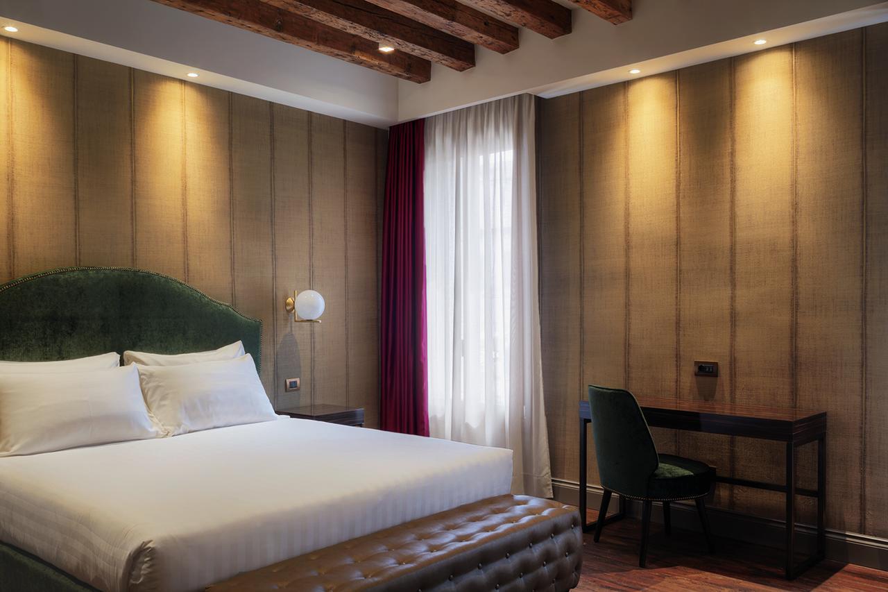Junior Suite with Canal View