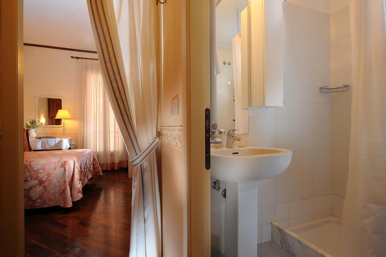 Single Room with Private External Bathroom