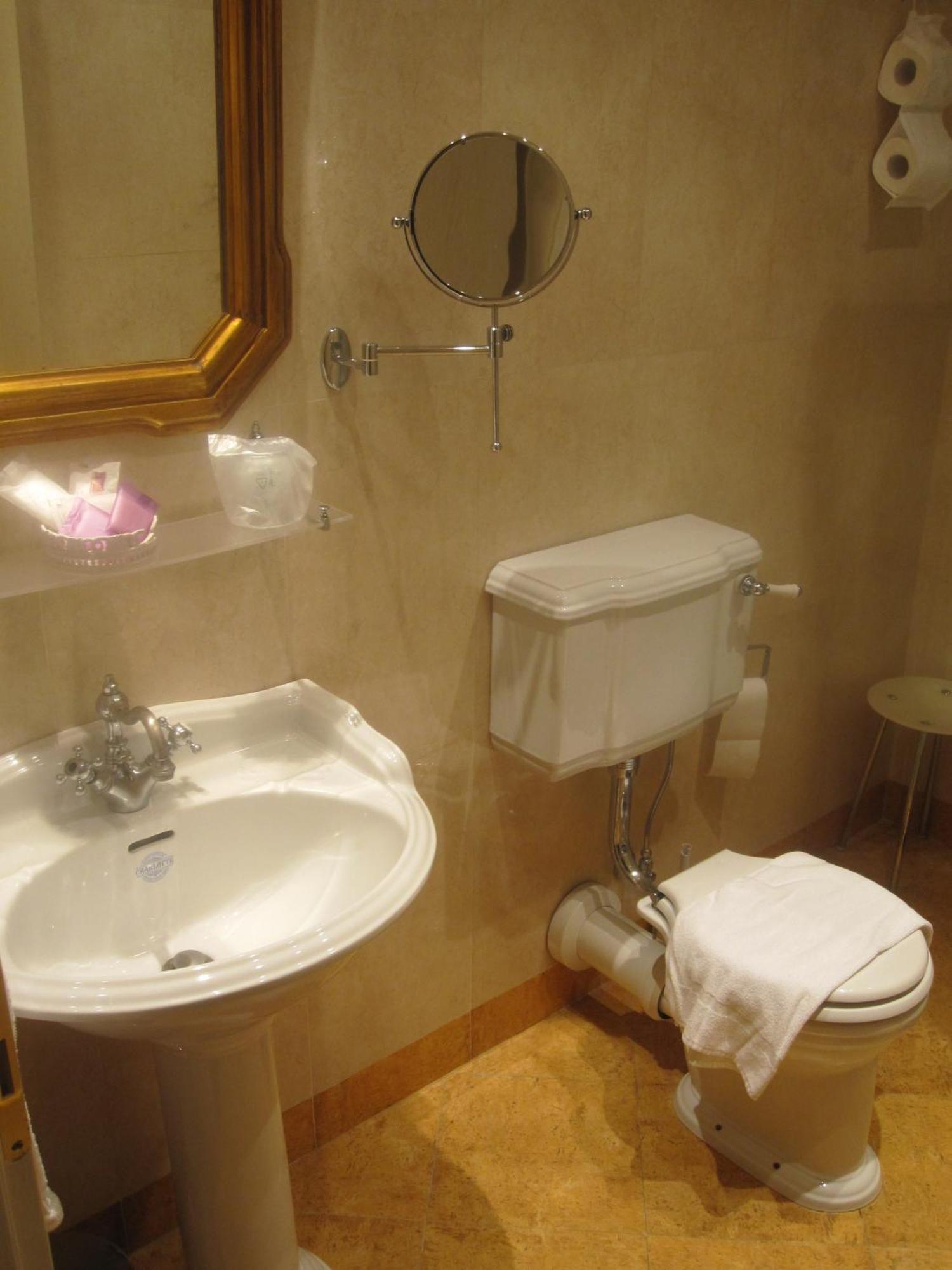 Small Double or Twin Room