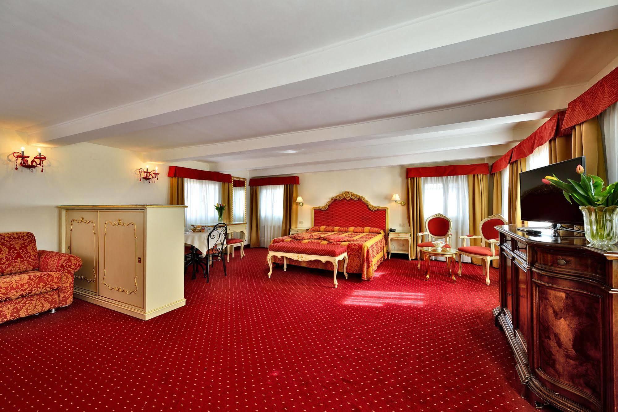 Deluxe Junior Suite