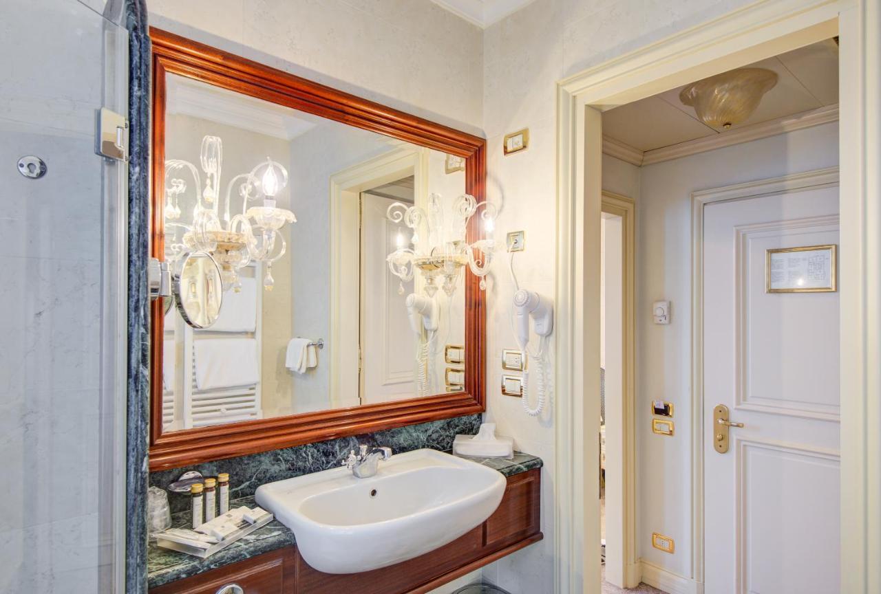 Deluxe Double Room Canal View