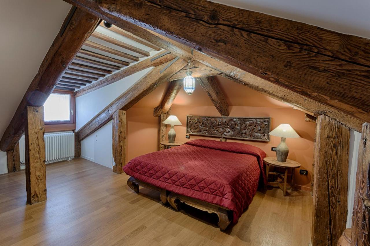 Standard Double Room Attic,743987200:JPEG