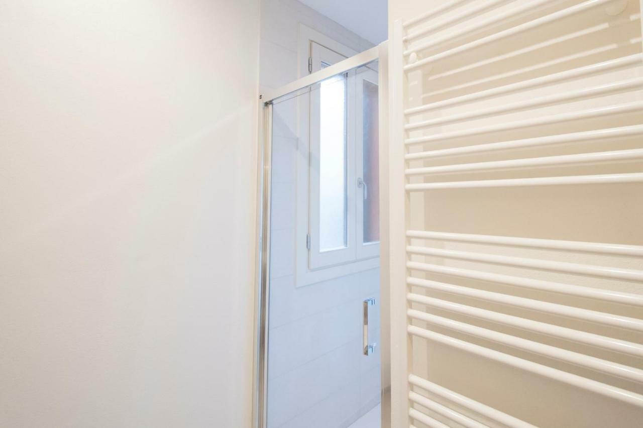 Single Room with Private Bathroom