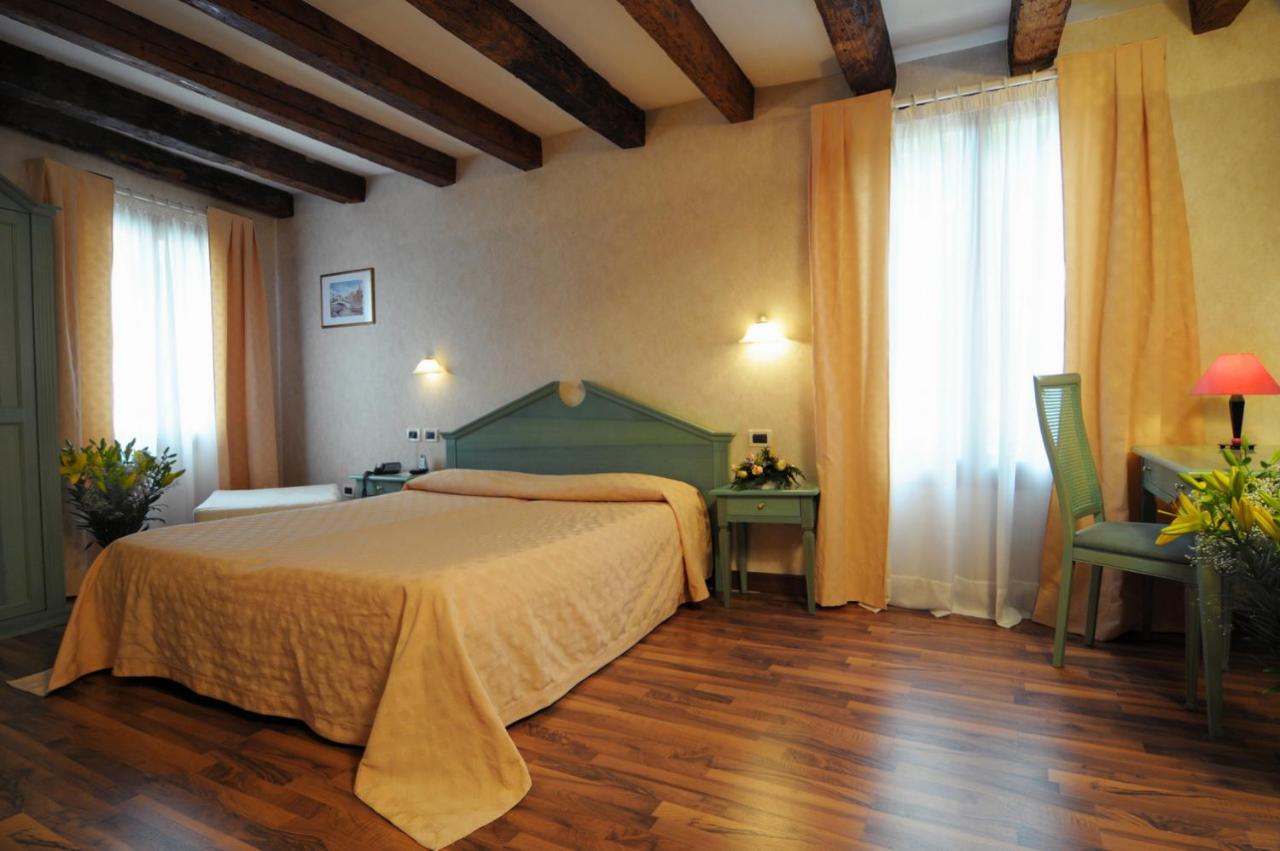 Quadruple Room with Canal View