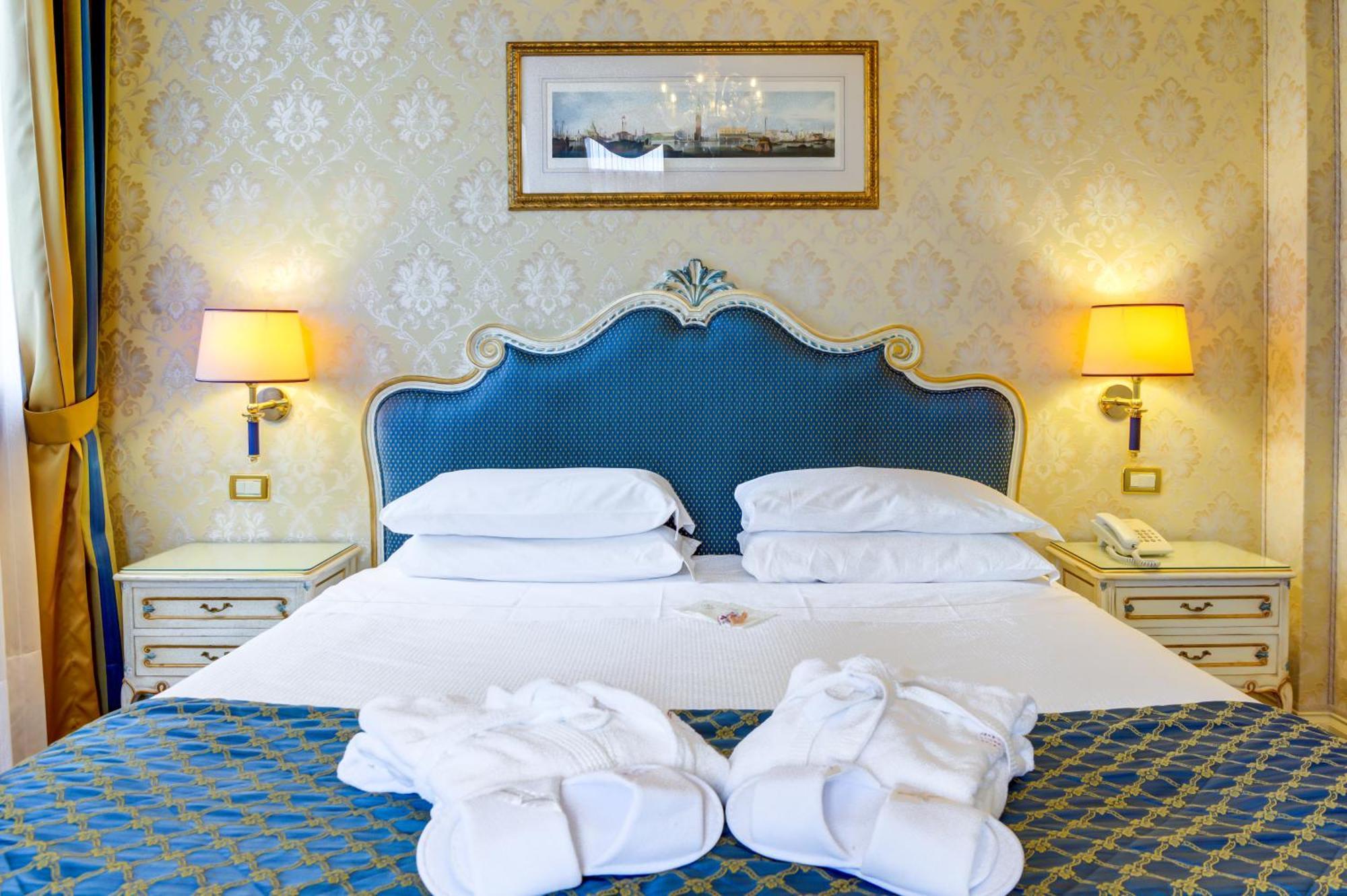Deluxe Double Room Canal View