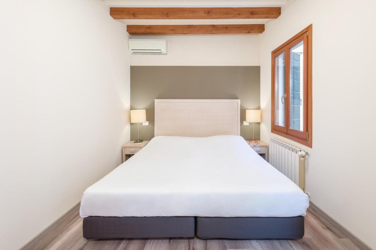 Double Room with Private External Bathroom