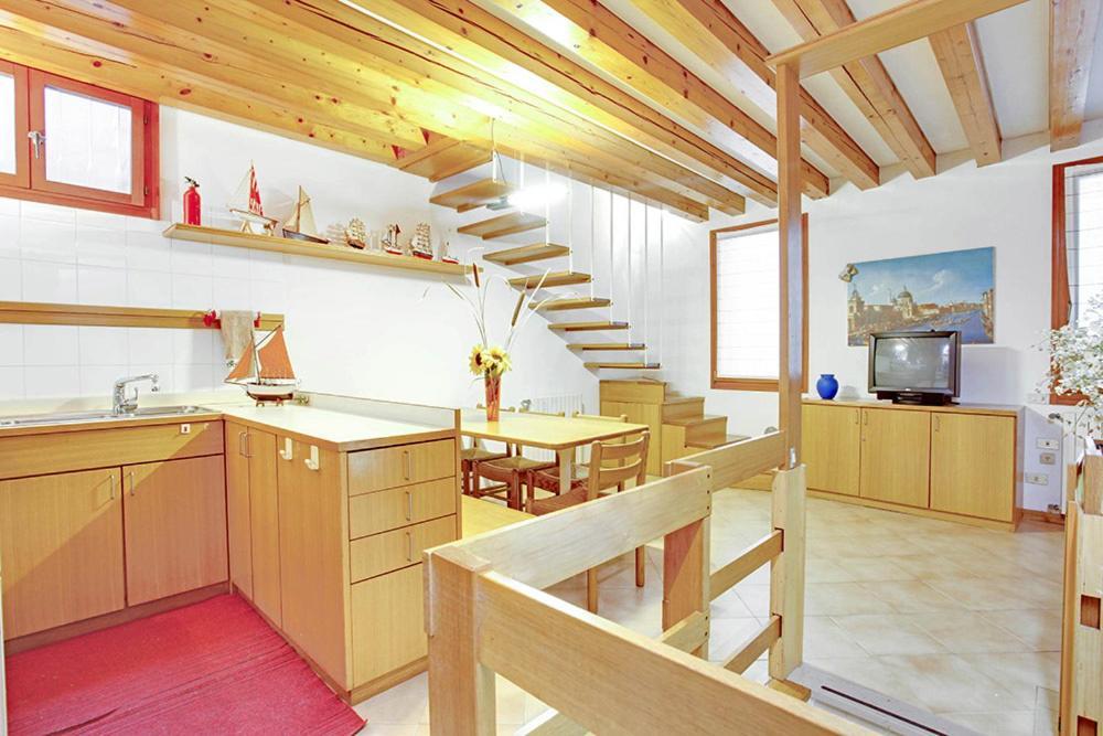 Santi Apostoli - Two-Bedroom Apartment - Split Level - Cannaregio 4358