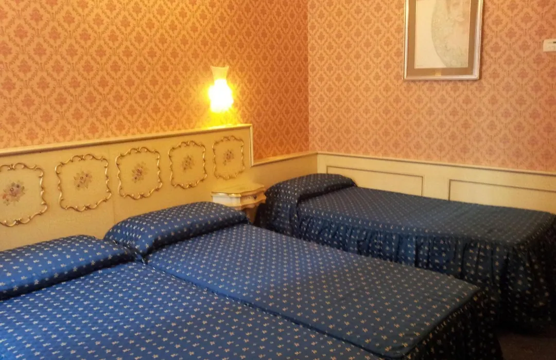 Hotel Diana-1