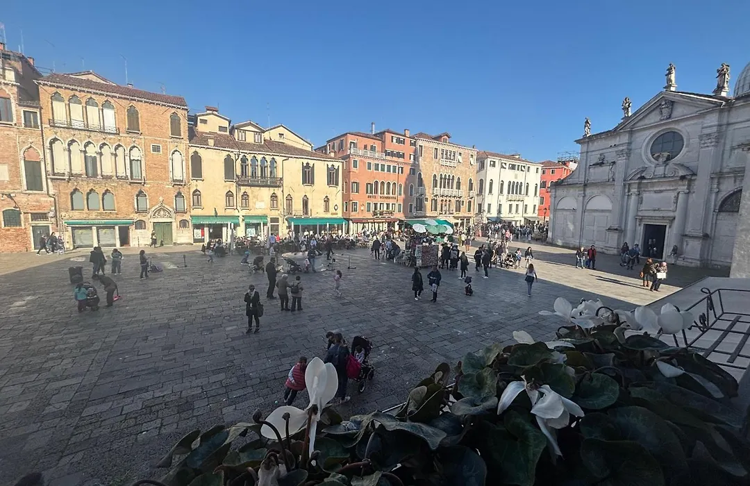 Palazzo San Firmino Residenza Storica All Suite Canal View-1