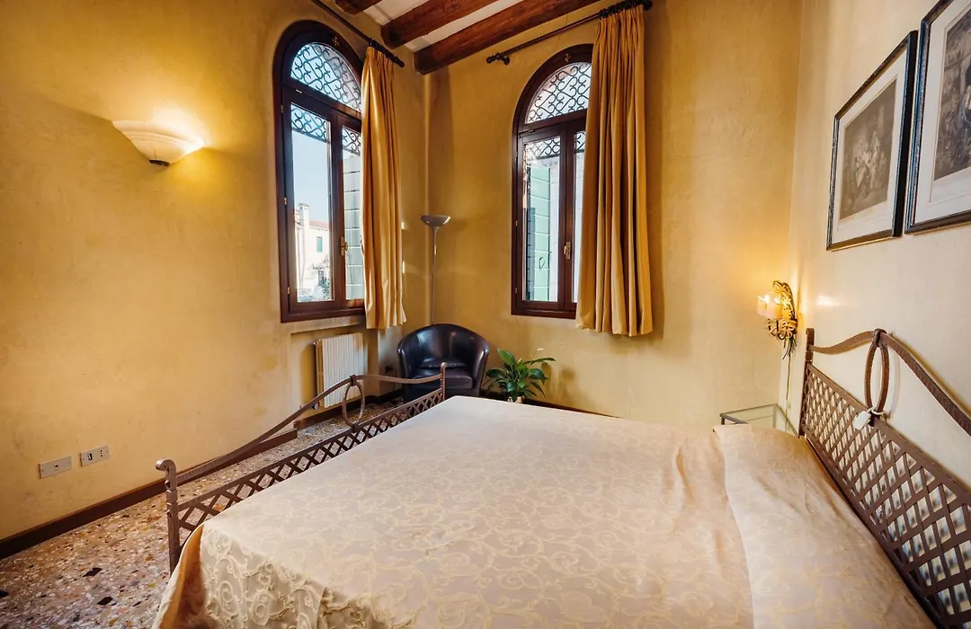 Casa Dei Pittori Venice Apartments-1