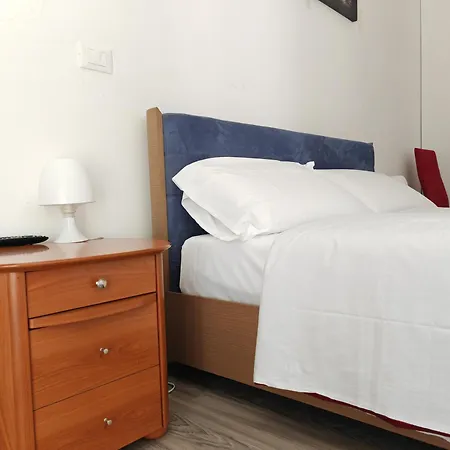 Goldmine Guest House 1-2
