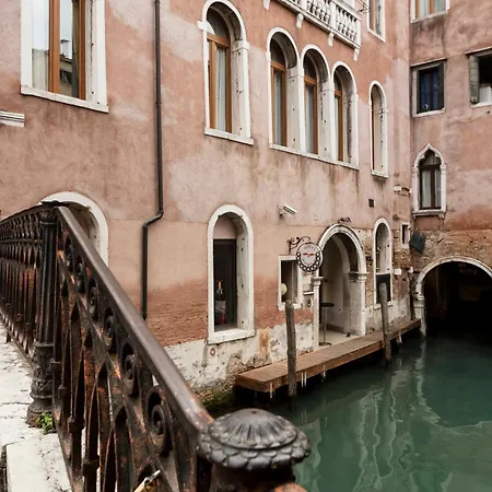 All'Angelo Art Hotel-3