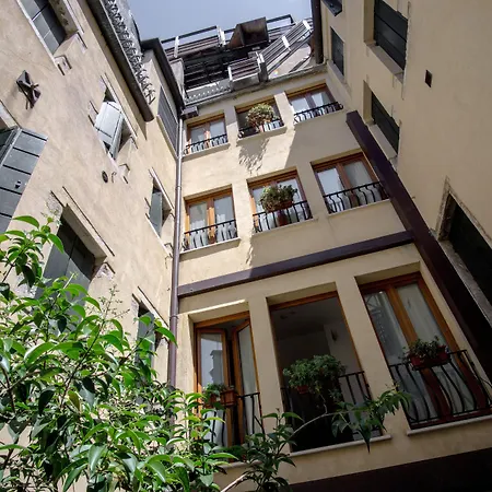 Hotel Antigo Trovatore-3