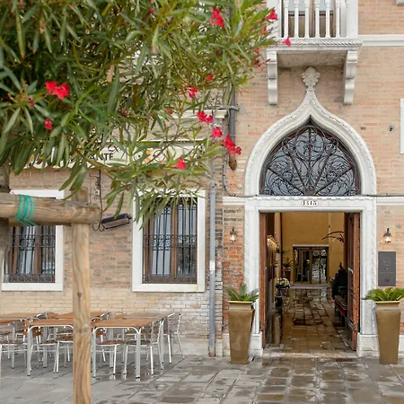 Palazzo Veneziano - Venice Collection-2