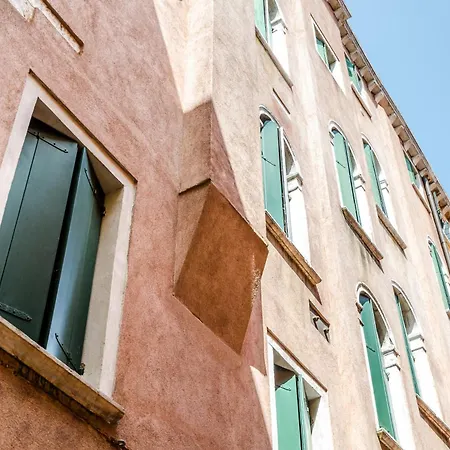 Venice Apartments-3