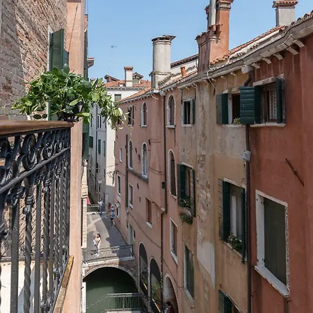La Finestra Sulle Beccarie-3