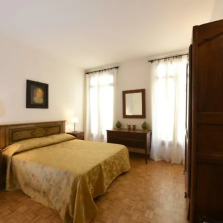 Le Due Corone Bed & Breakfast-2